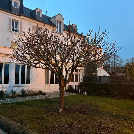 Apartment Lumineux Montfort-l'Amaury